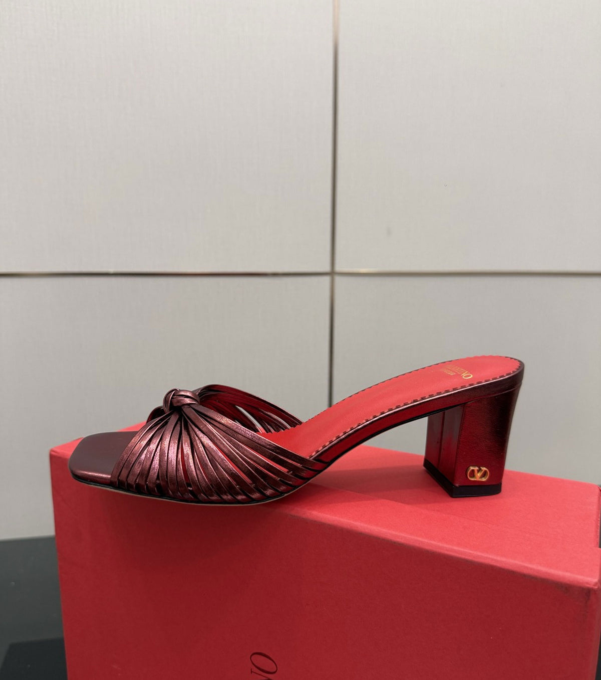 Annet Sandals