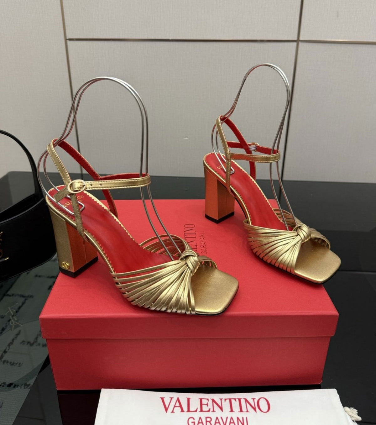 Annet Sandals