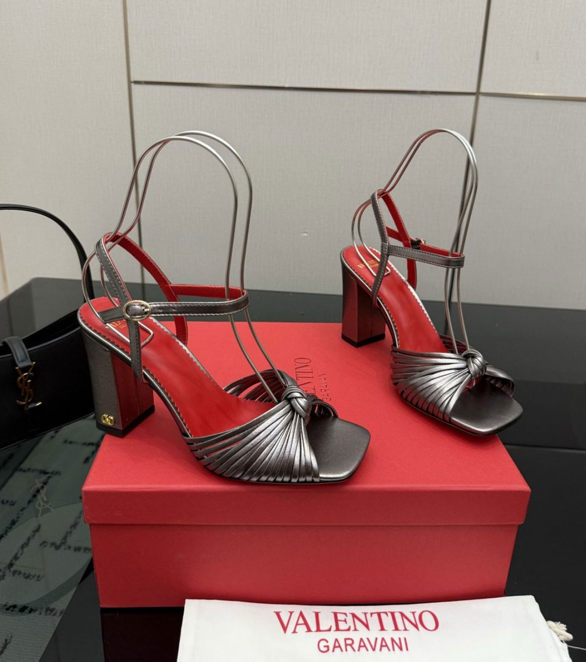 Annet Sandals