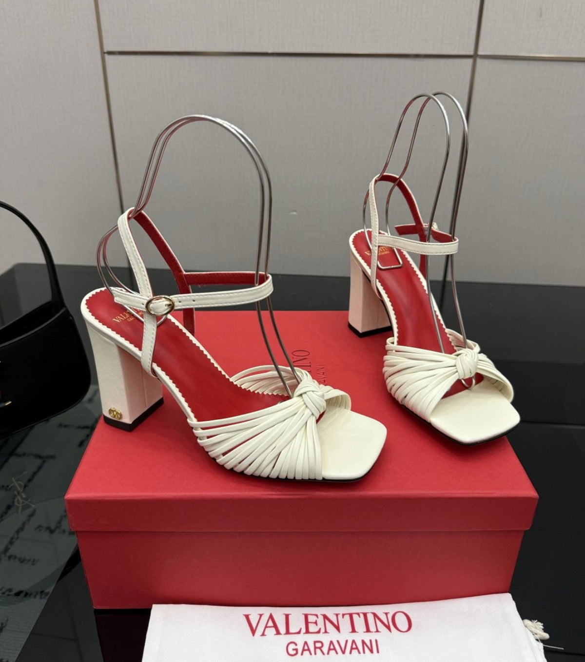 Annet Sandals