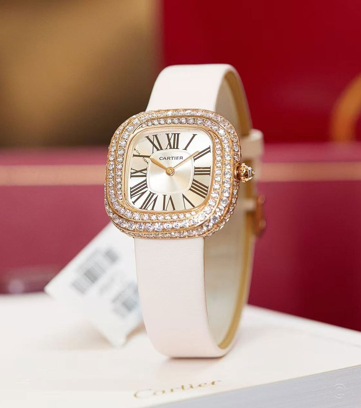 Coussin de Cartier watch