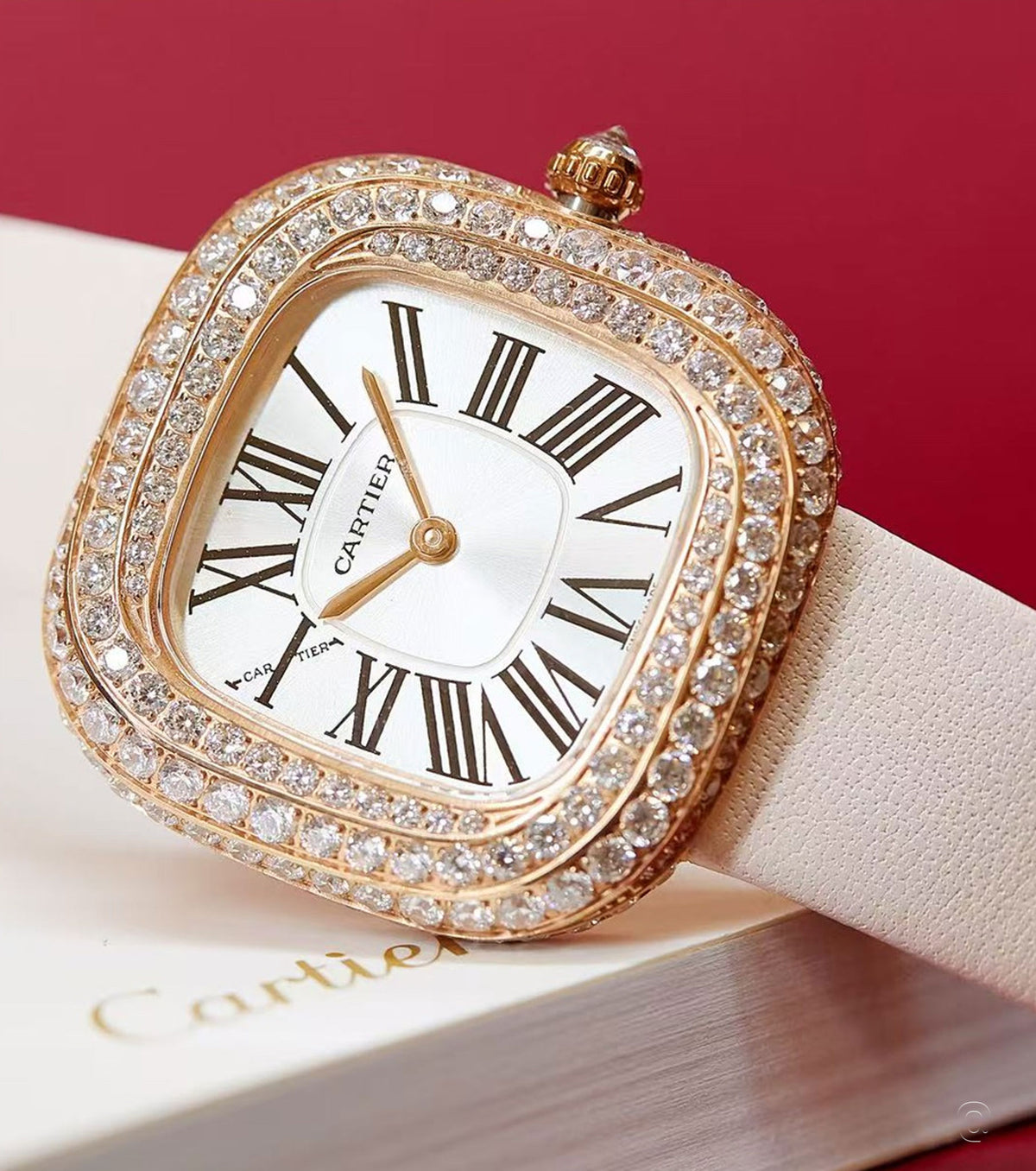 Coussin de Cartier watch