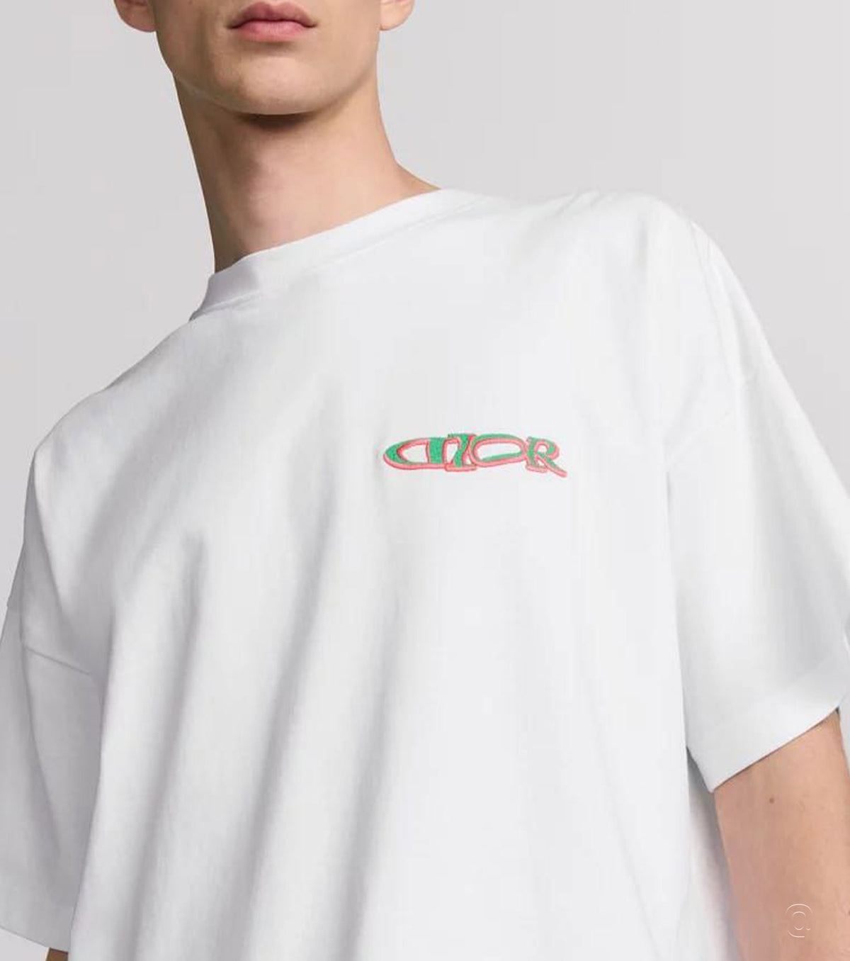 Close-up of model wear Louis Hamilton T-shirt - Fashion Dose