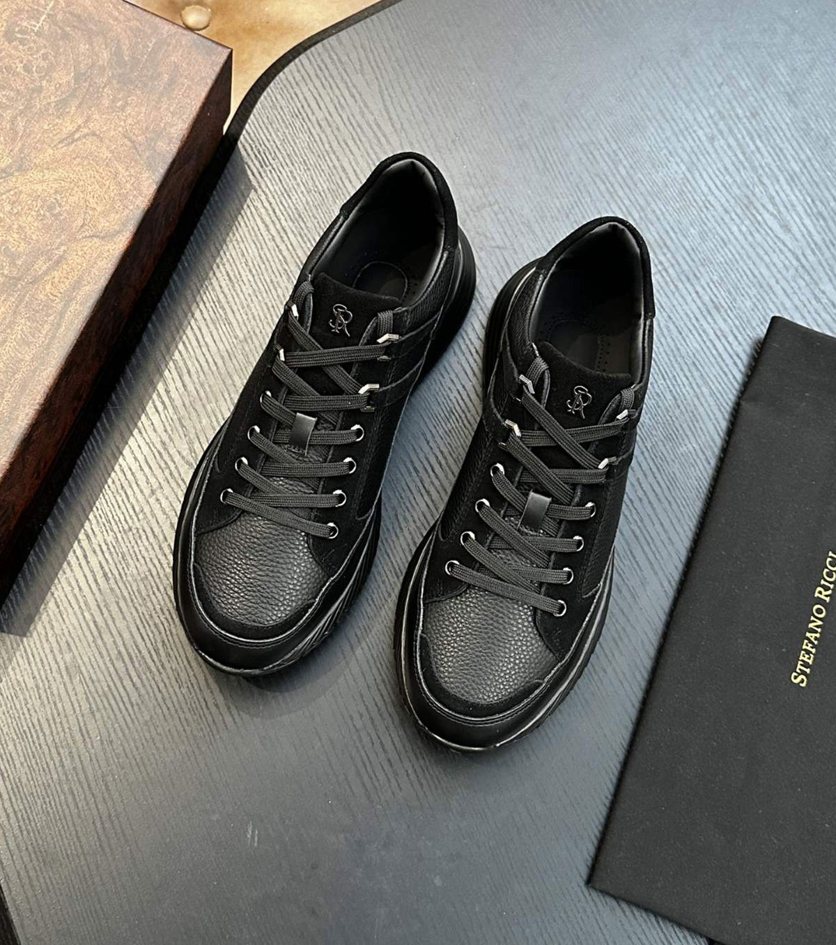 Кожени маратонки