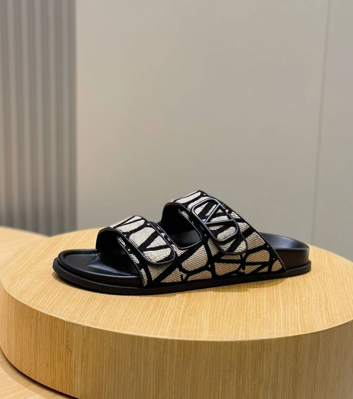 VLogo Toile Iconographe double-strap sandals