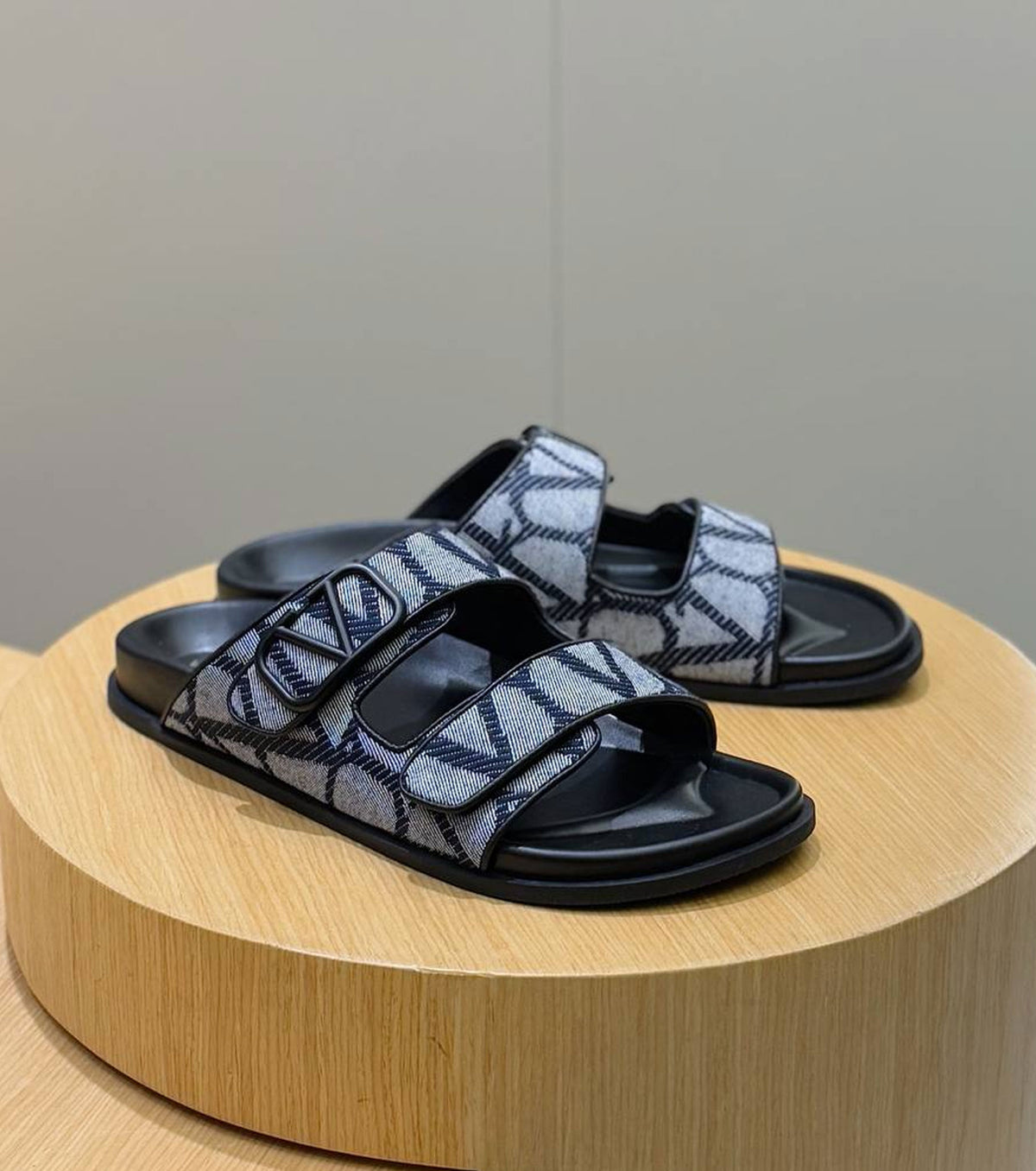 VLogo Toile double-strap sandals