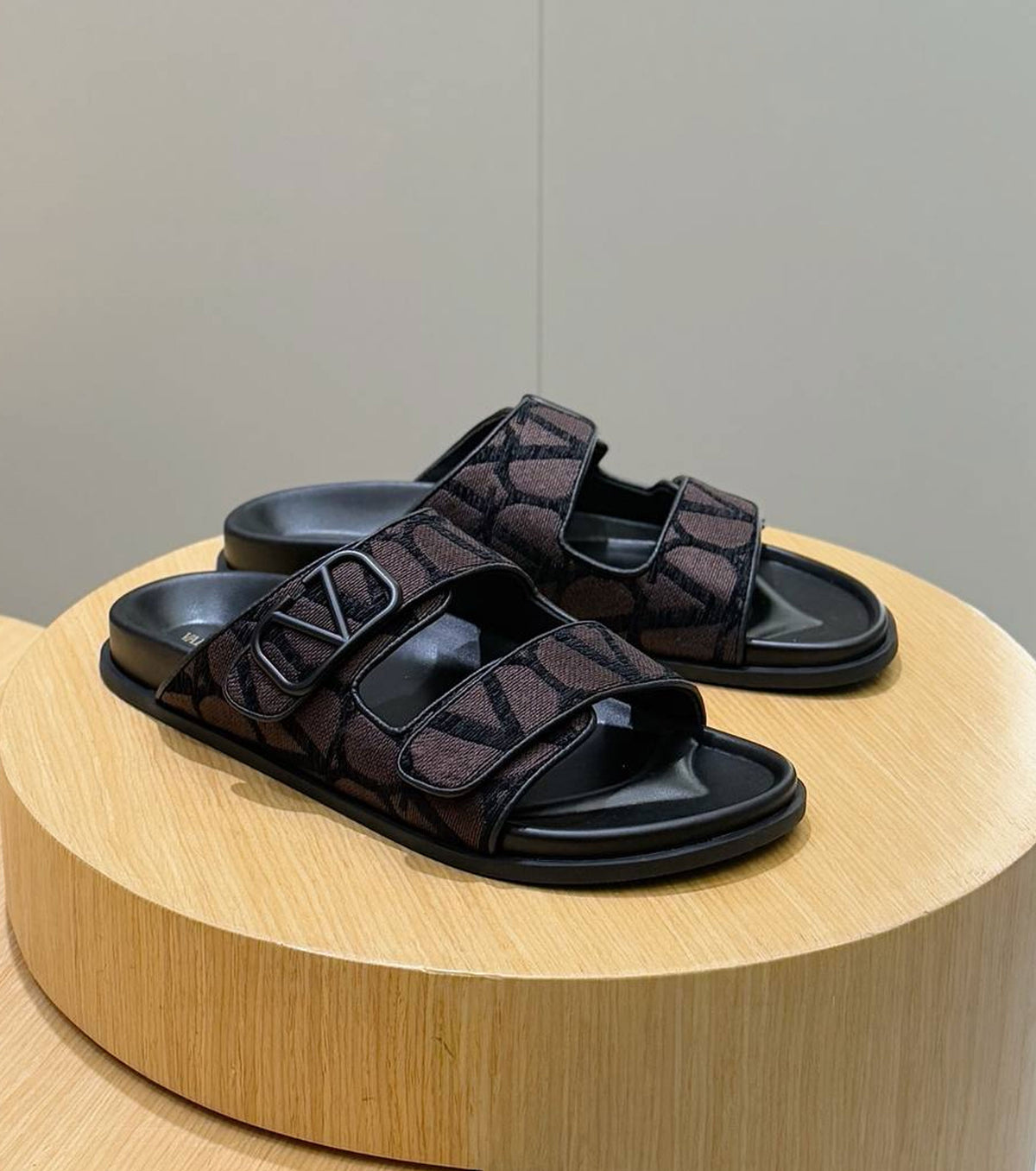 VLogo Toile double-strap sandals