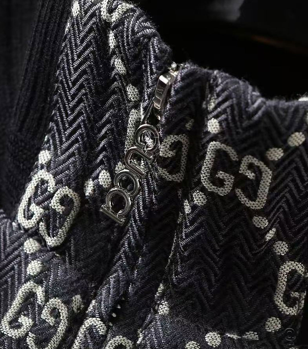 Мъжки бомбър