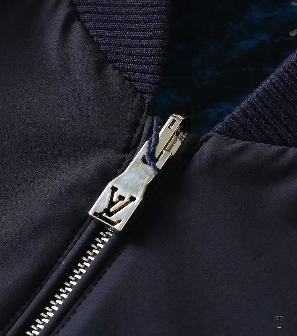 Мъжки бомбър