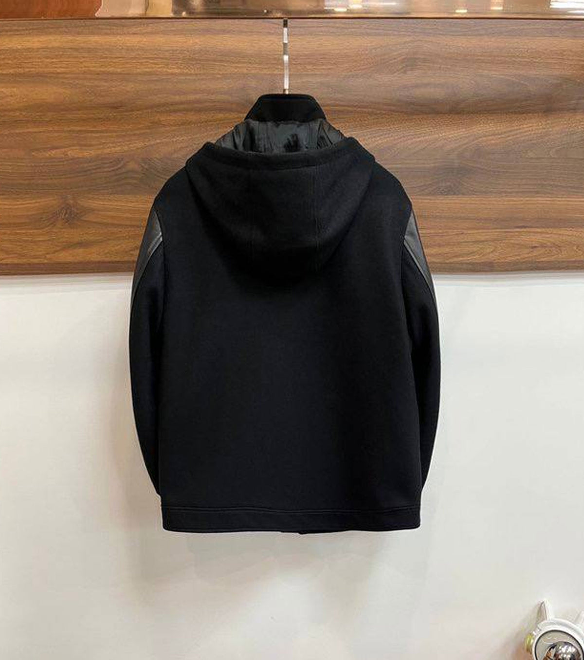 Мъжко яке с кожени ръкави