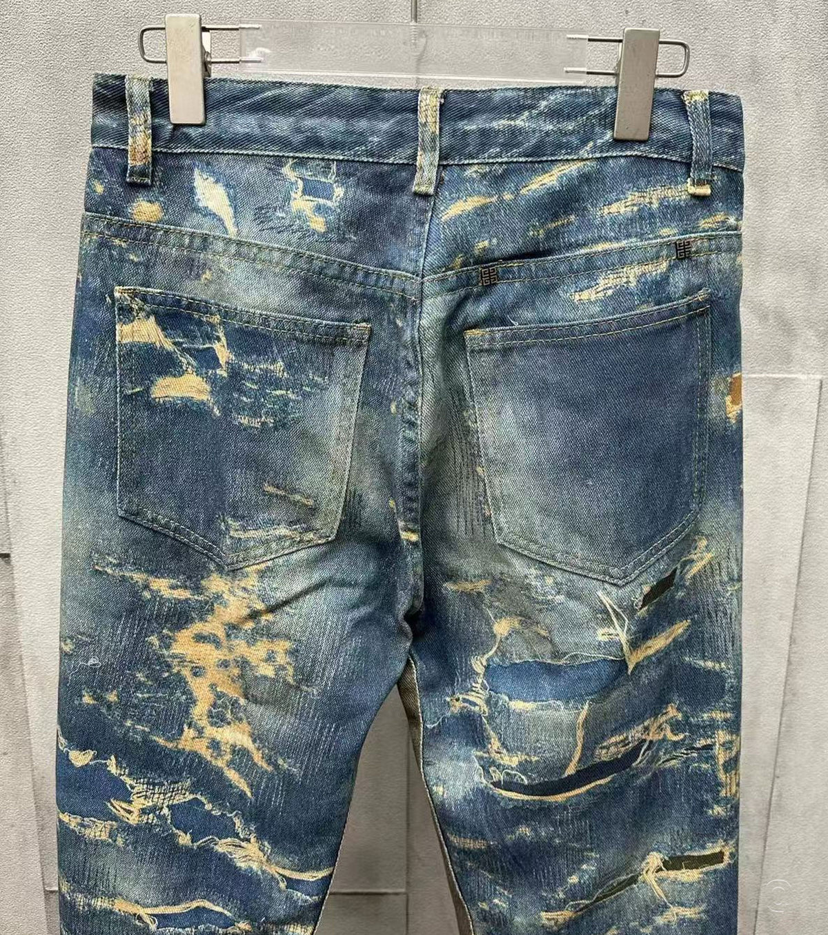Men Distressed Straight-Leg Jeans