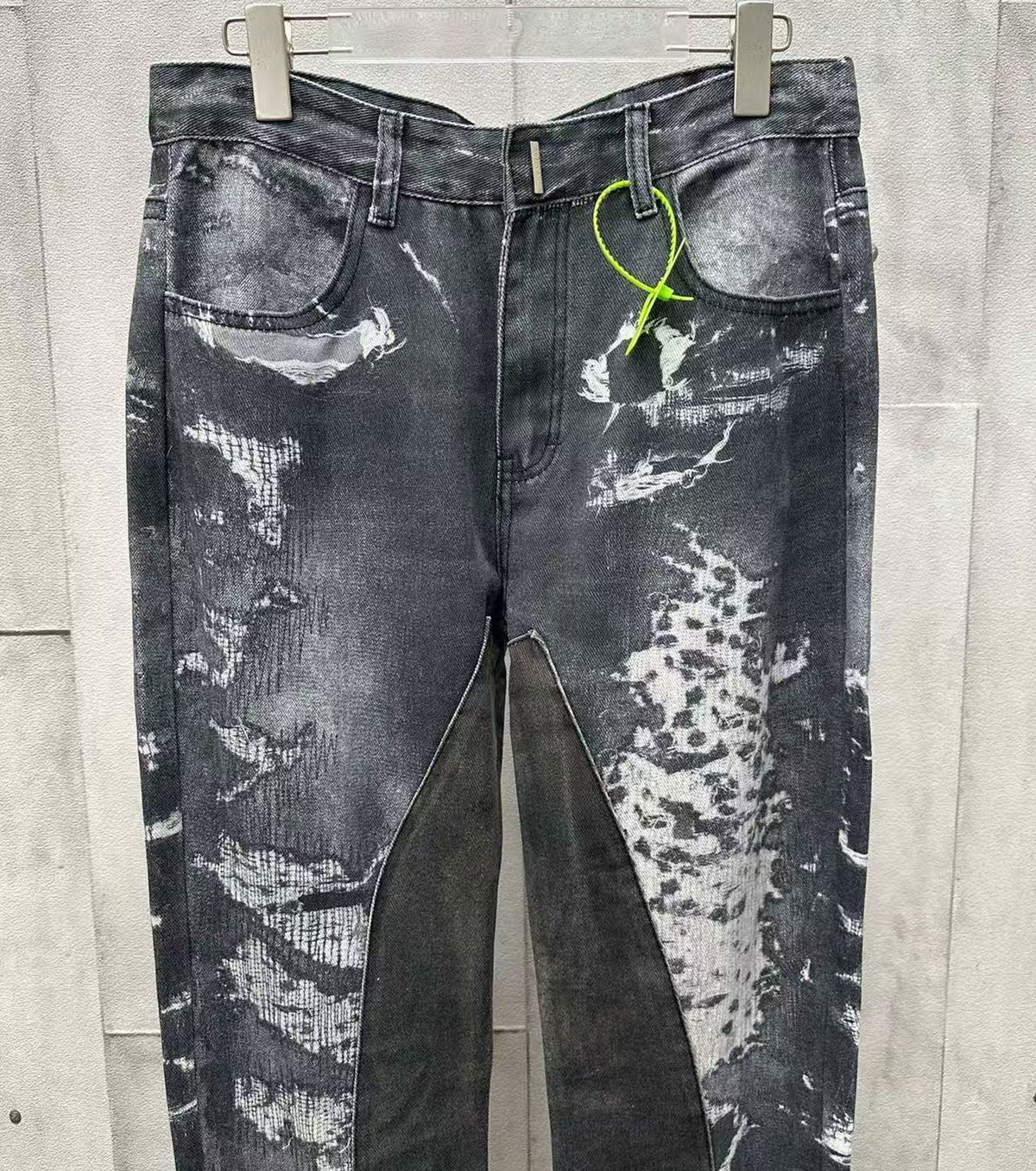 Men Distressed Straight-Leg Jeans