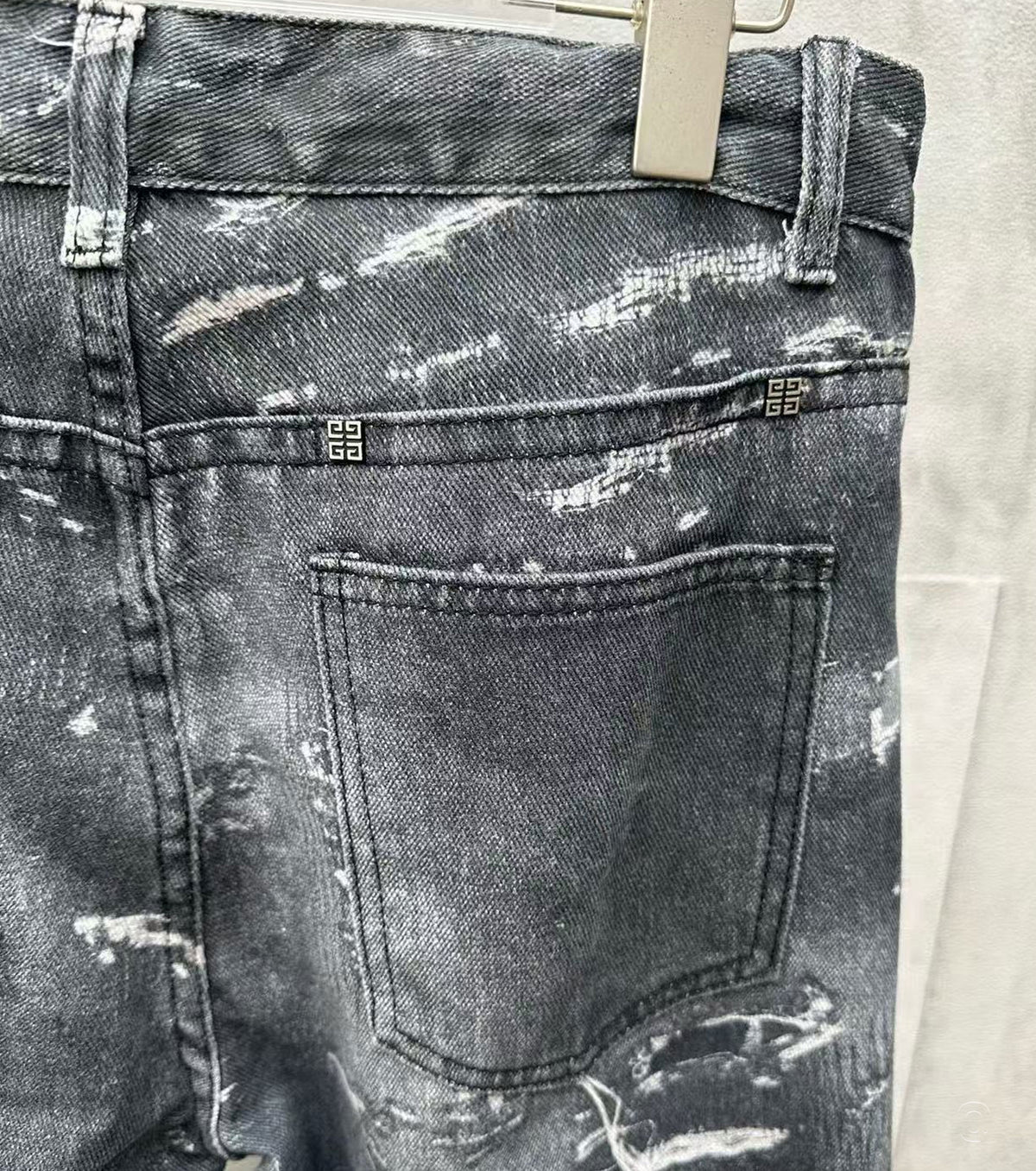 Men Distressed Straight-Leg Jeans