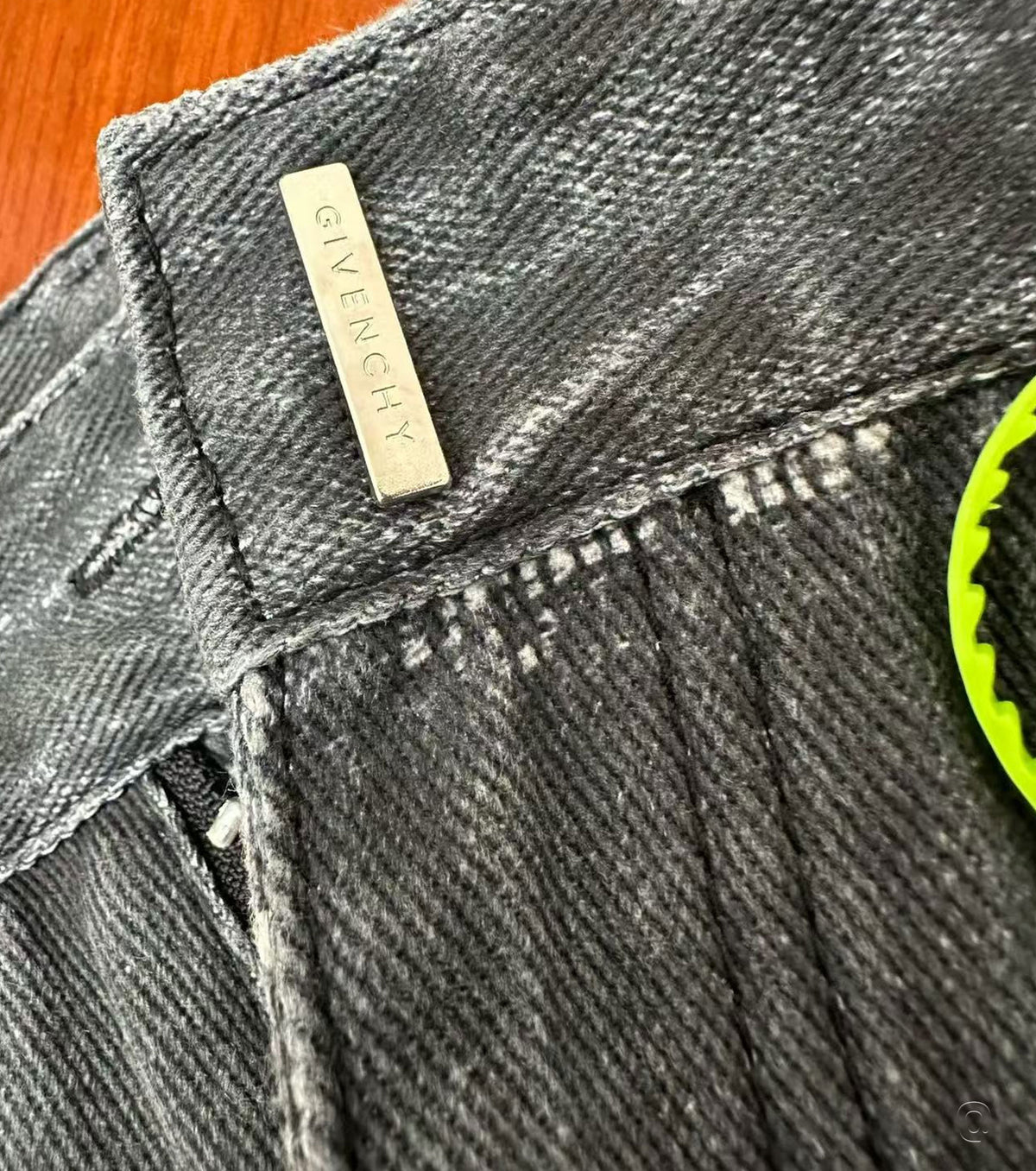 Men Distressed Straight-Leg Jeans