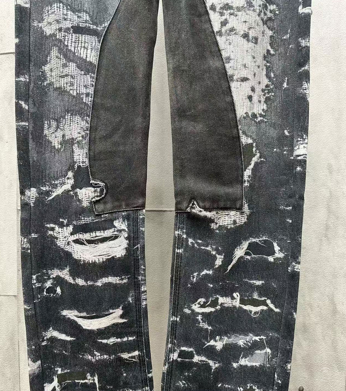 Men Distressed Straight-Leg Jeans