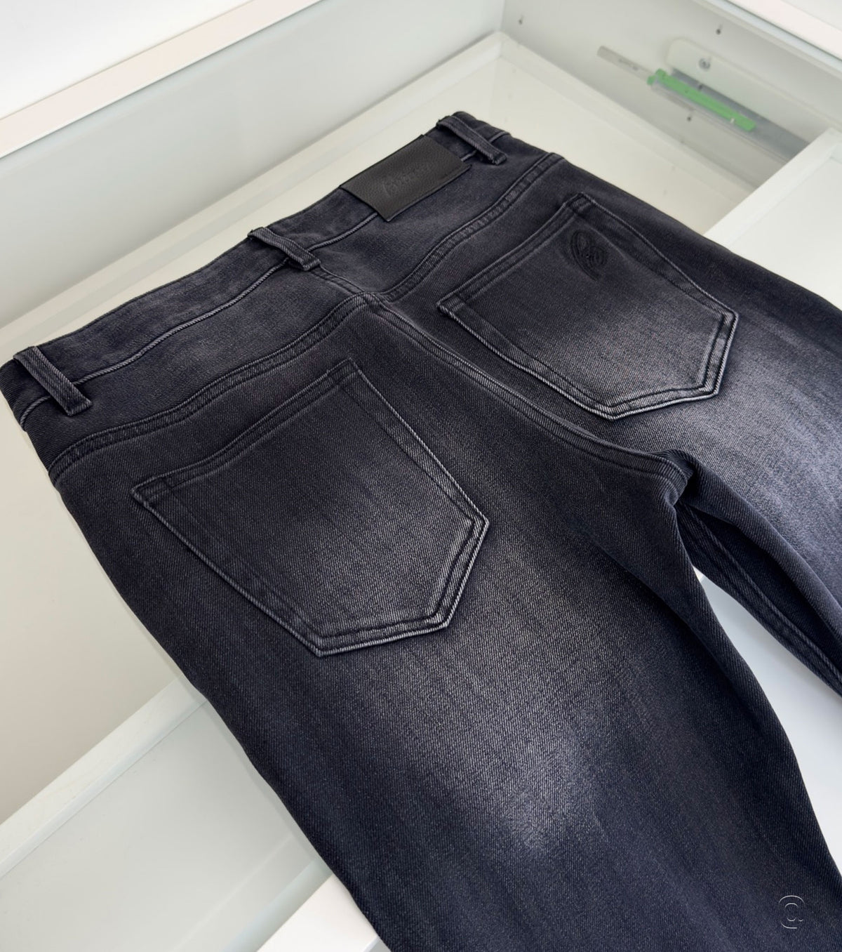 Men Straight fit Jeans