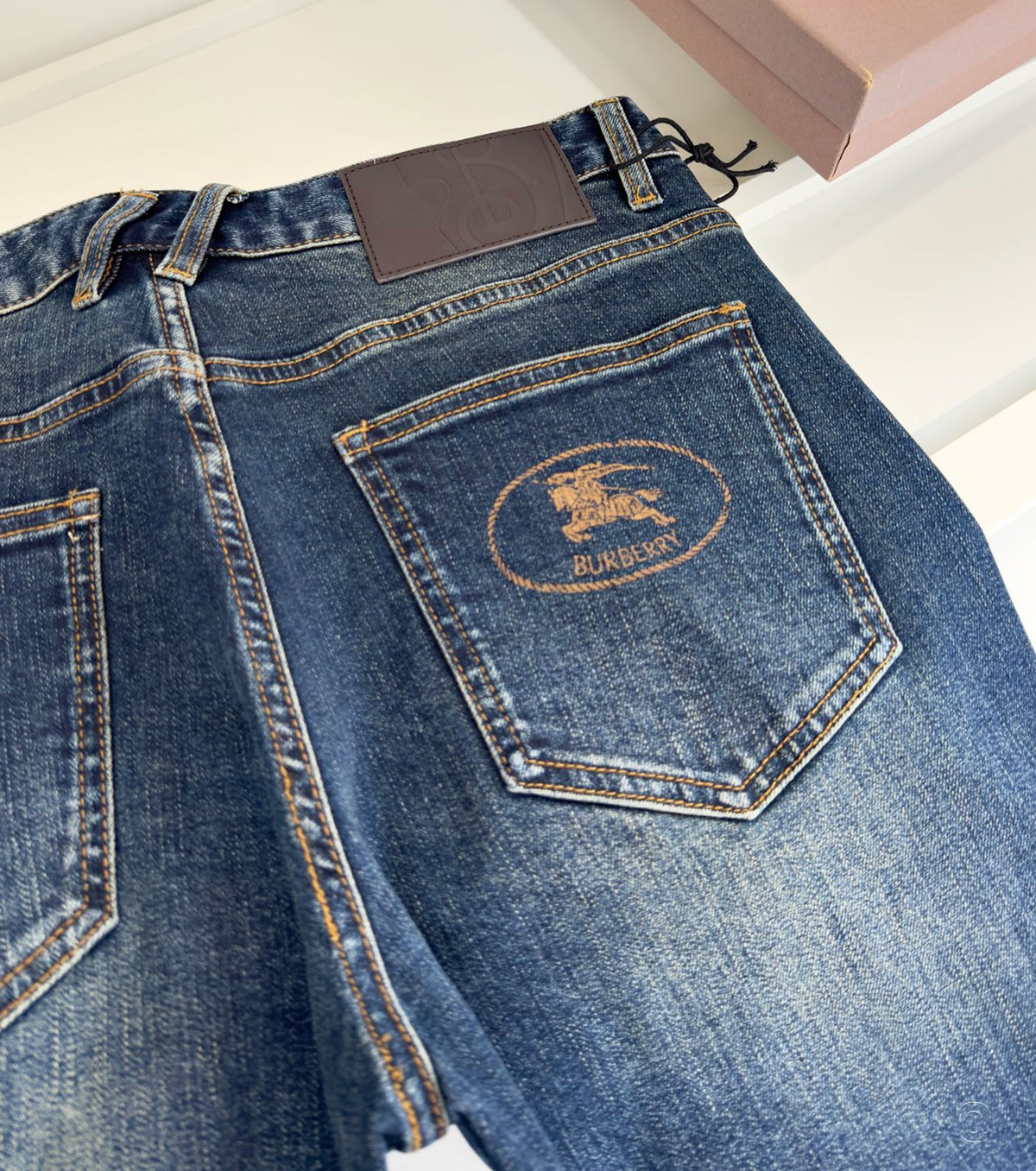 Men Straight fit Jeans