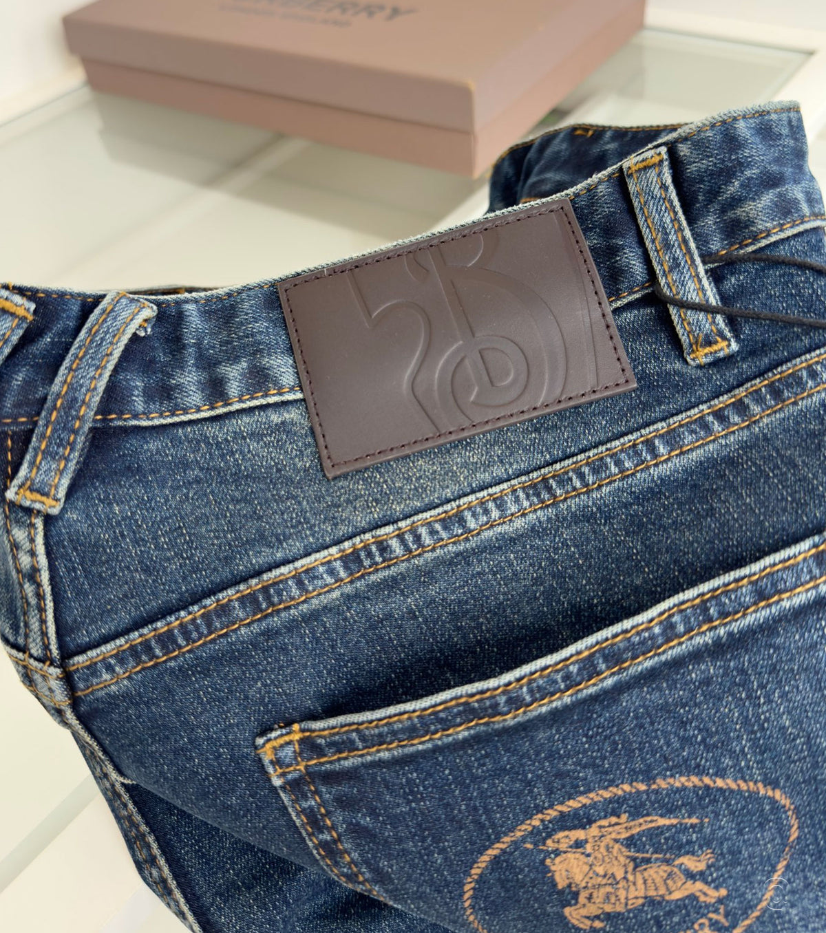 Men Straight fit Jeans