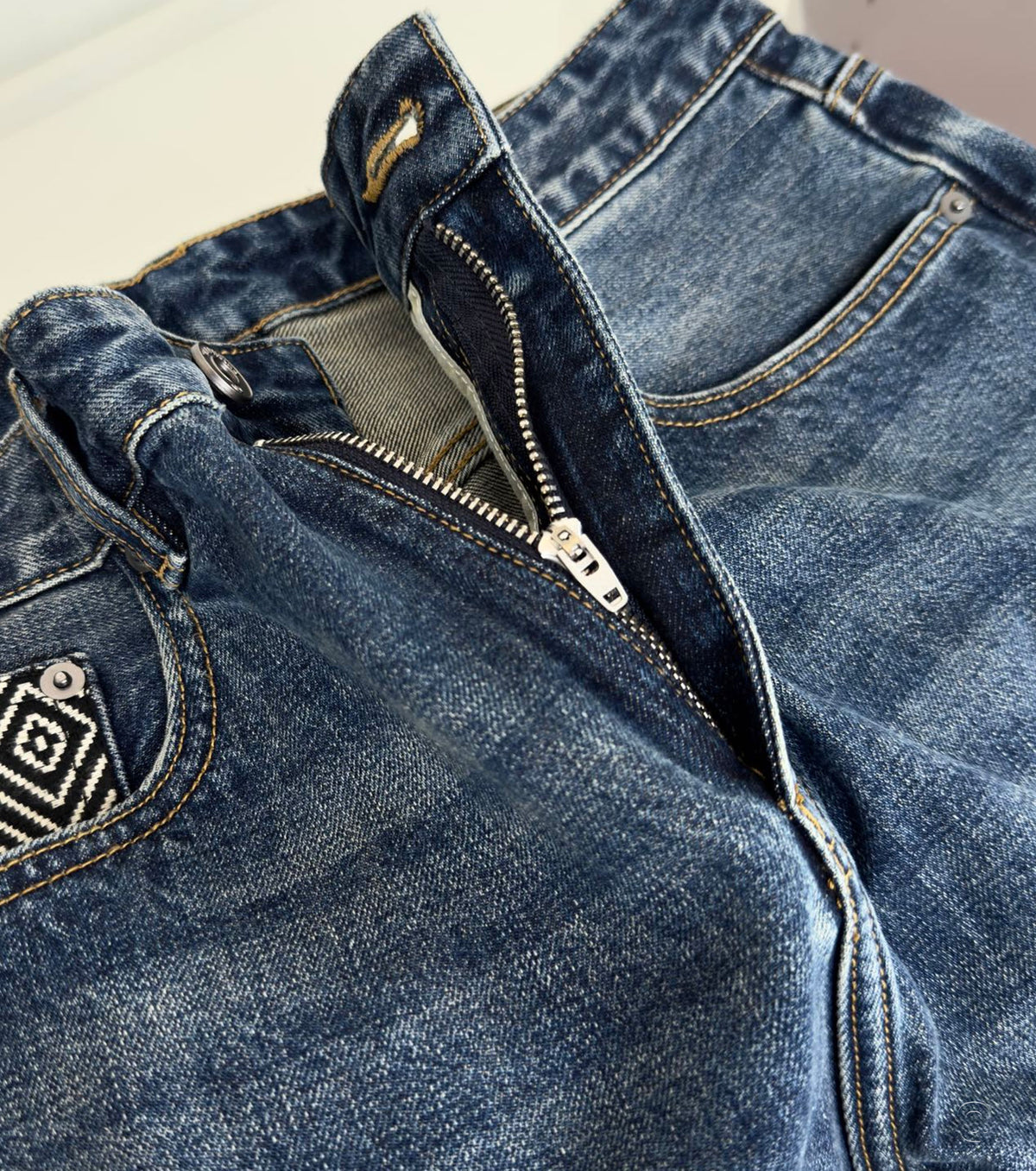 Men Straight fit Jeans