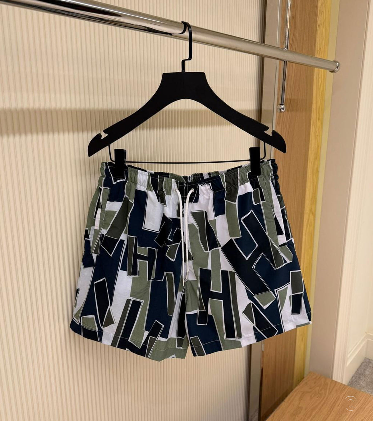 Бански "Decoupage de H" 26-8358