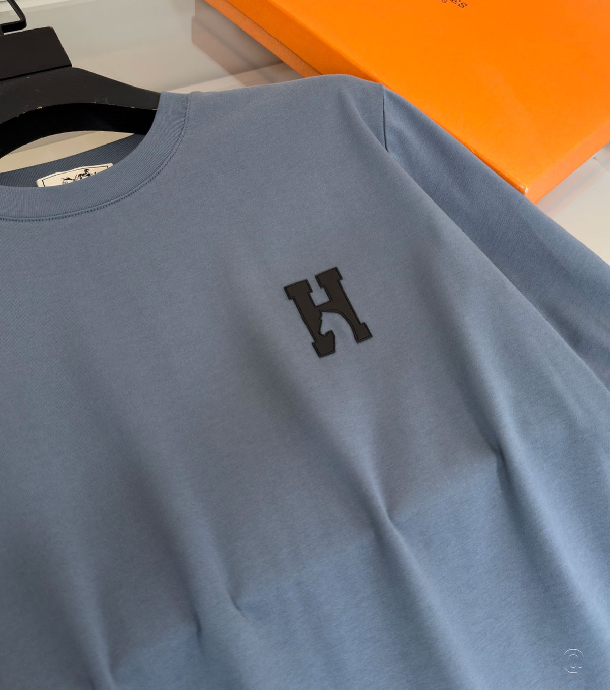 Тениска "H'Cheval" с кожени детайли