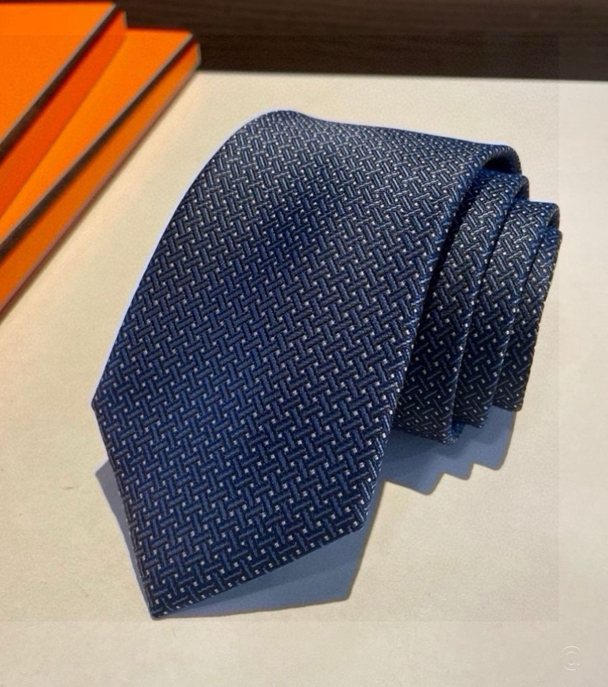 Silk tie