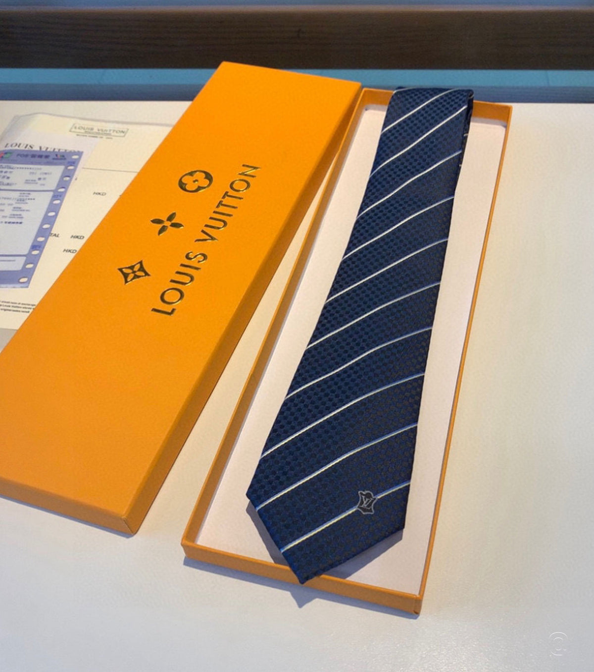 Geometrical H вратовръзка