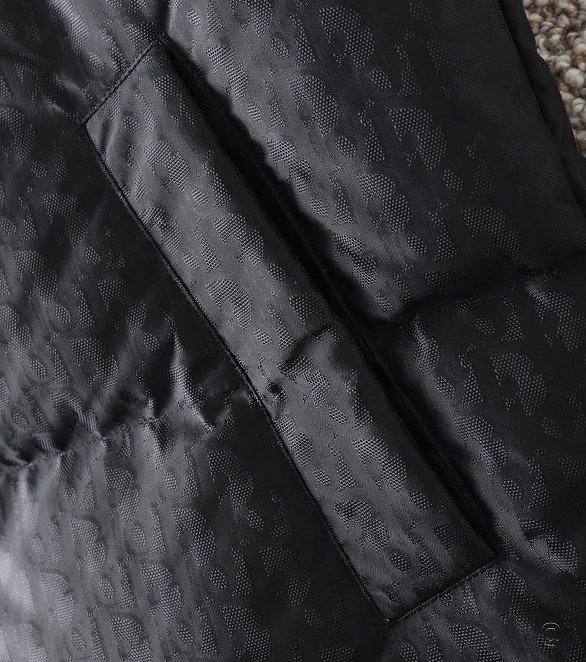 Жакардов пухен елек