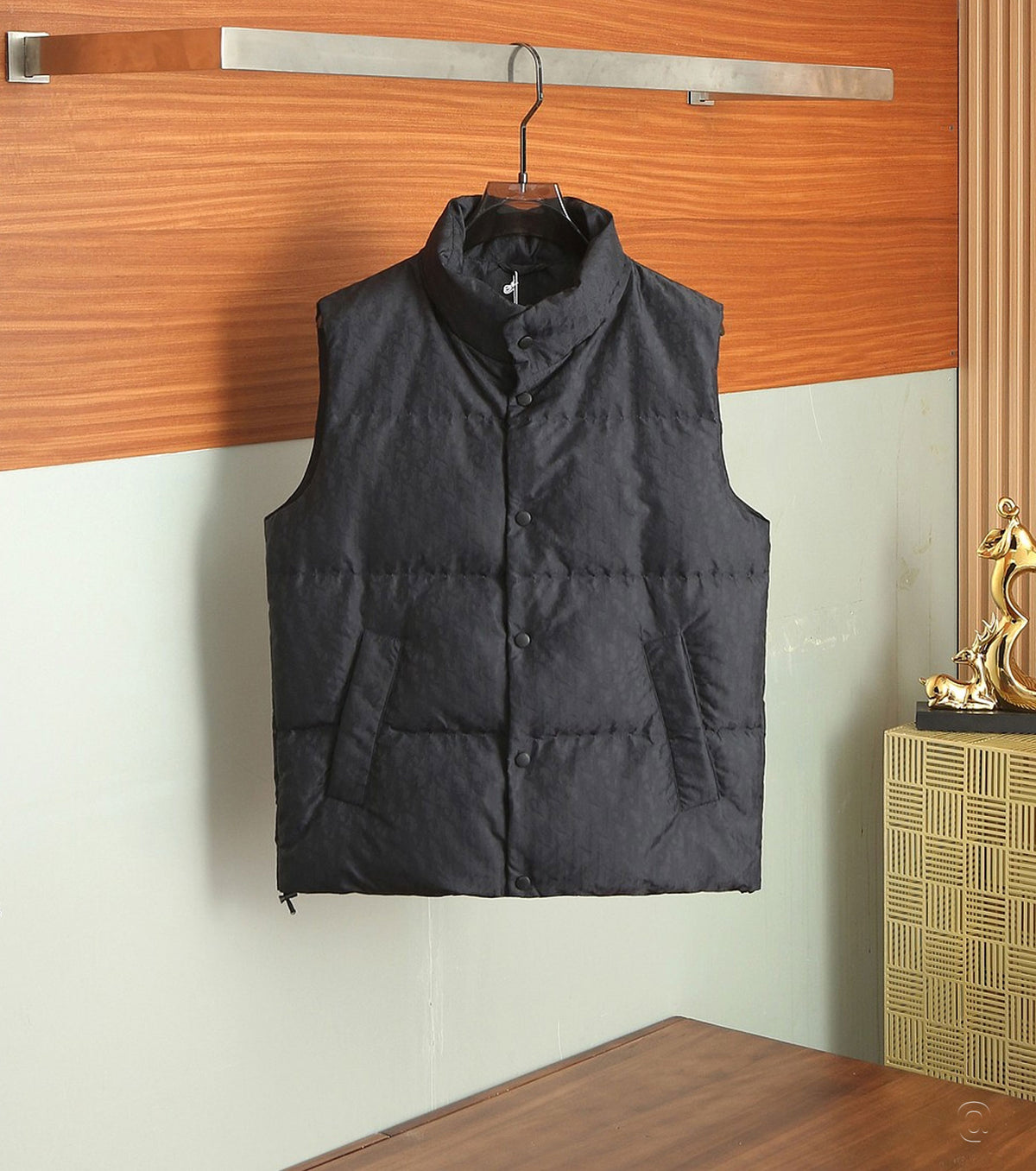 Жакардов пухен елек