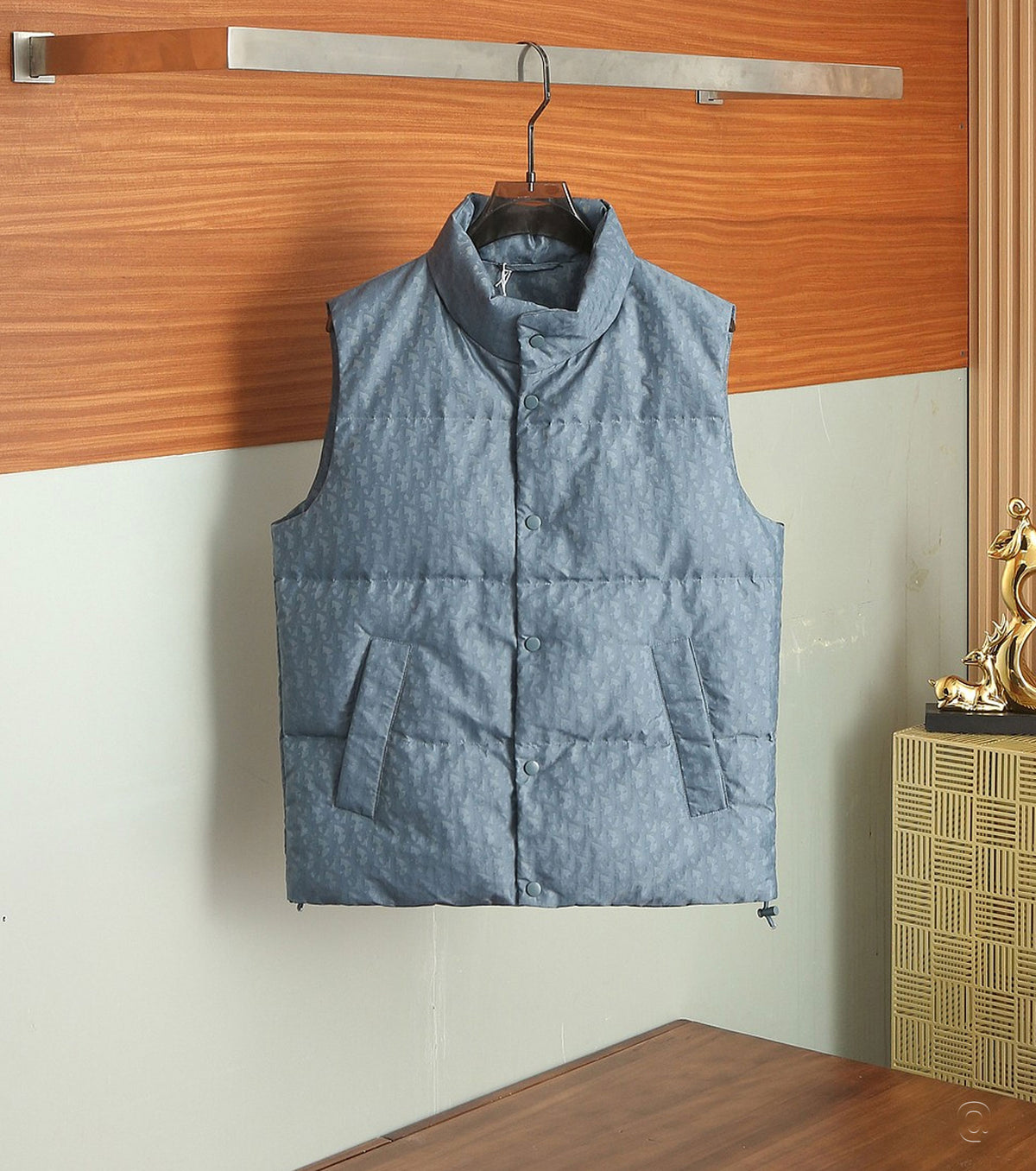 Жакардов пухен елек