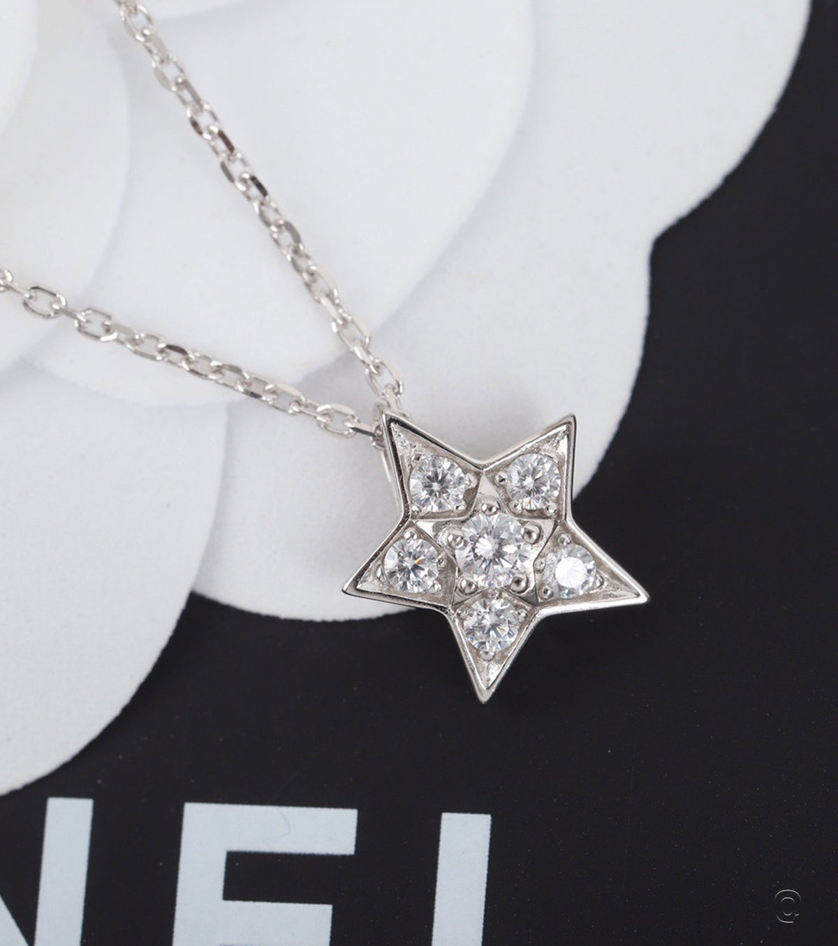 Колие Comète Géode