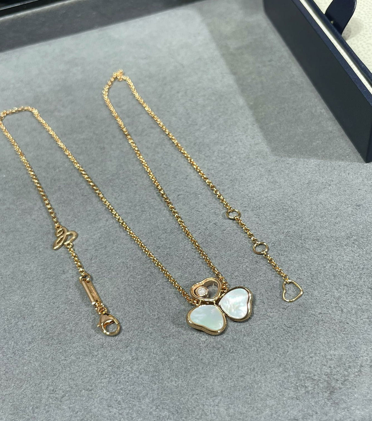 HAPPY HEARTS WINGS NECKLACE