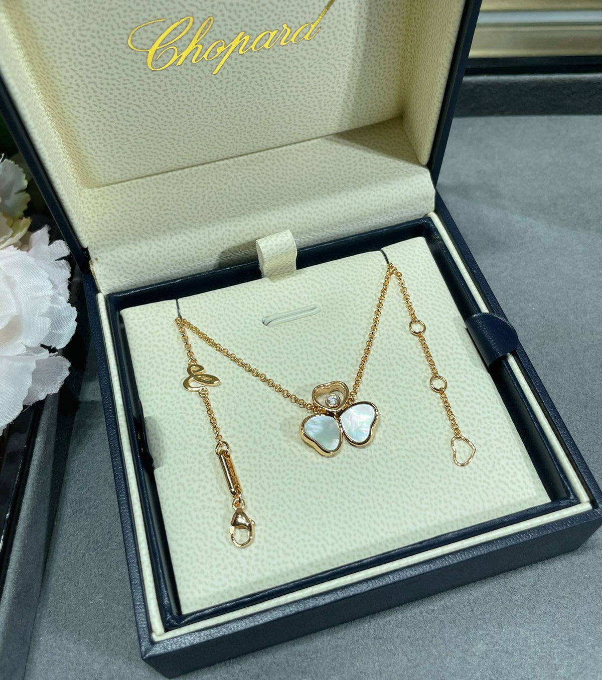 HAPPY HEARTS WINGS NECKLACE