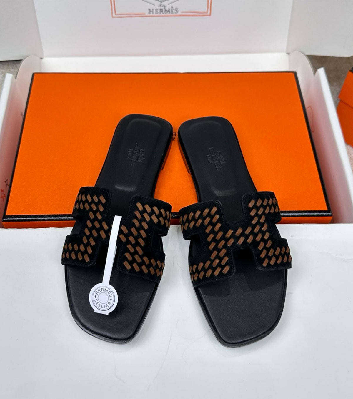 Oran sandal