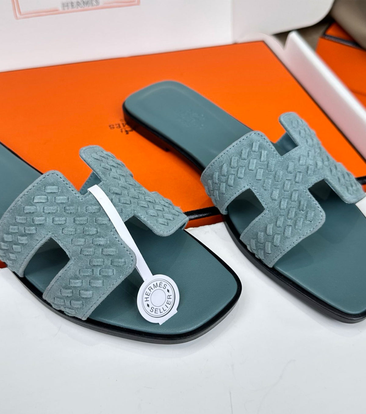 Oran sandal