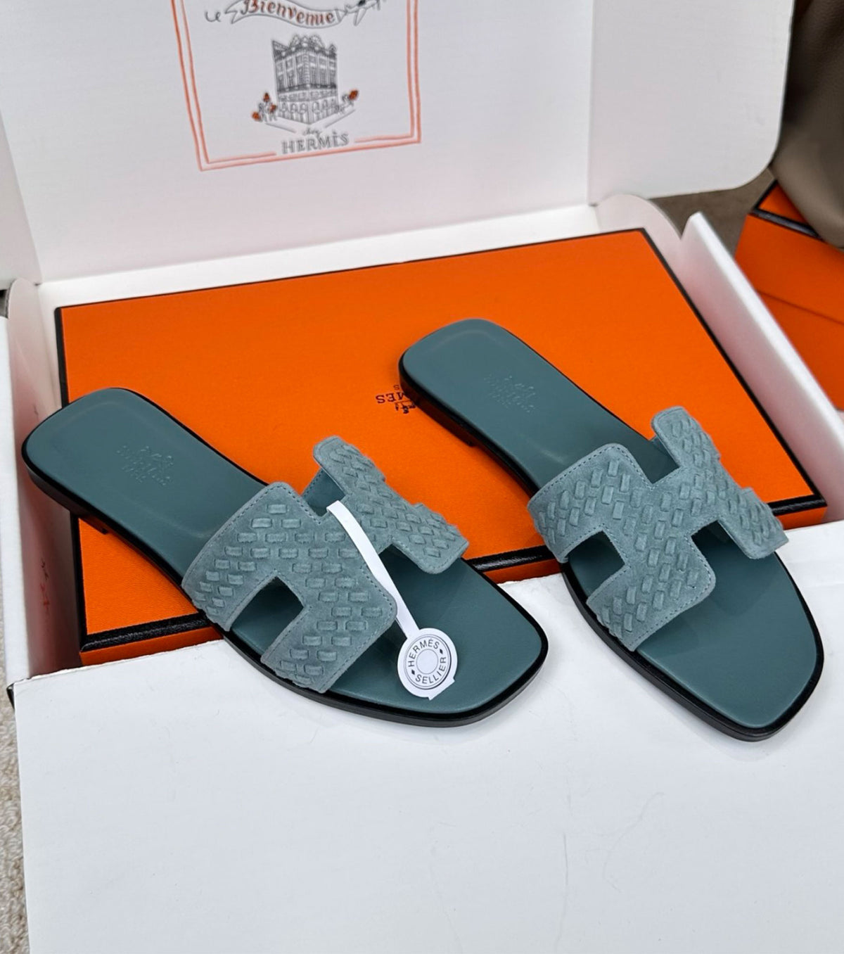 Oran sandal