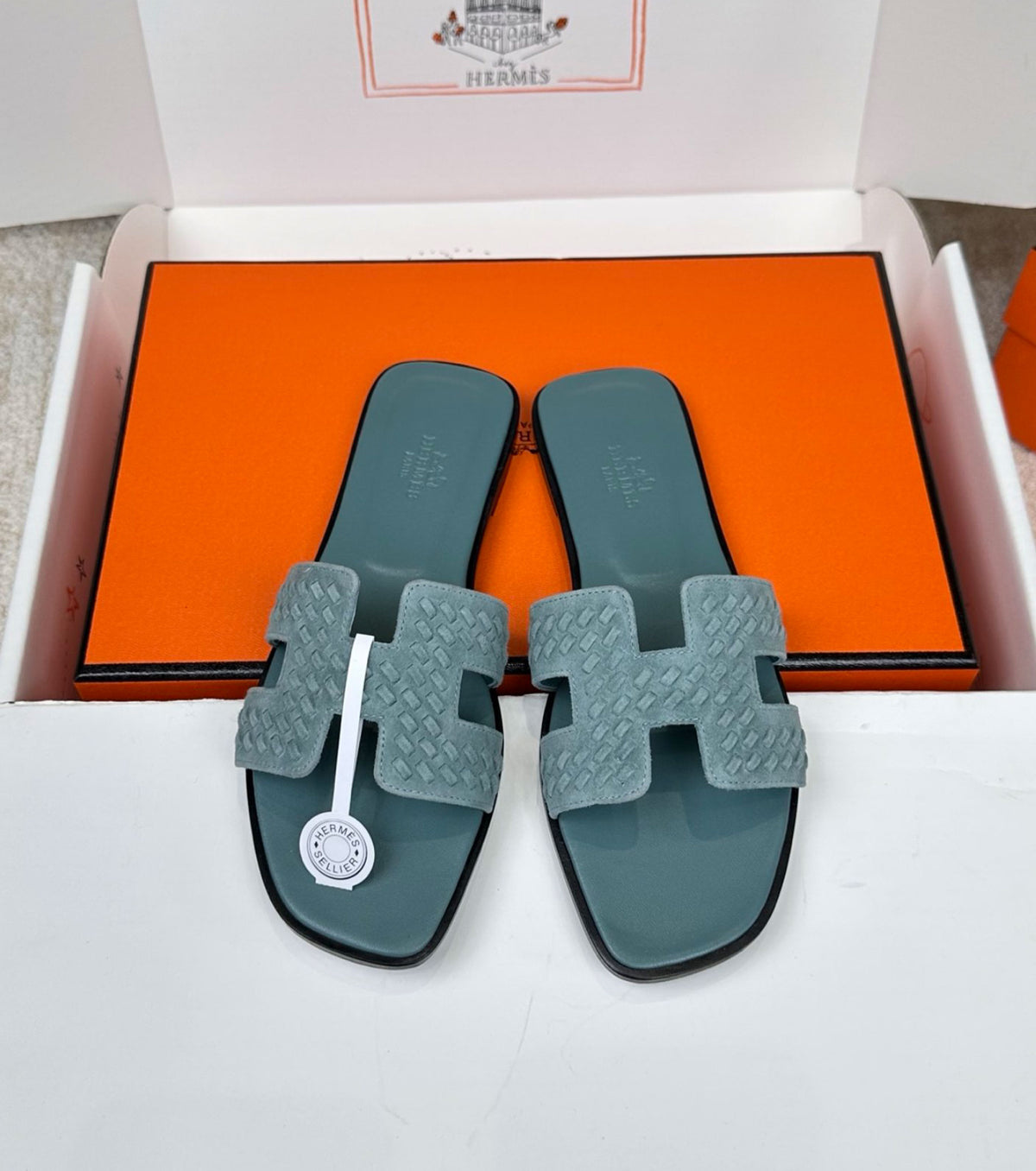 Oran sandal