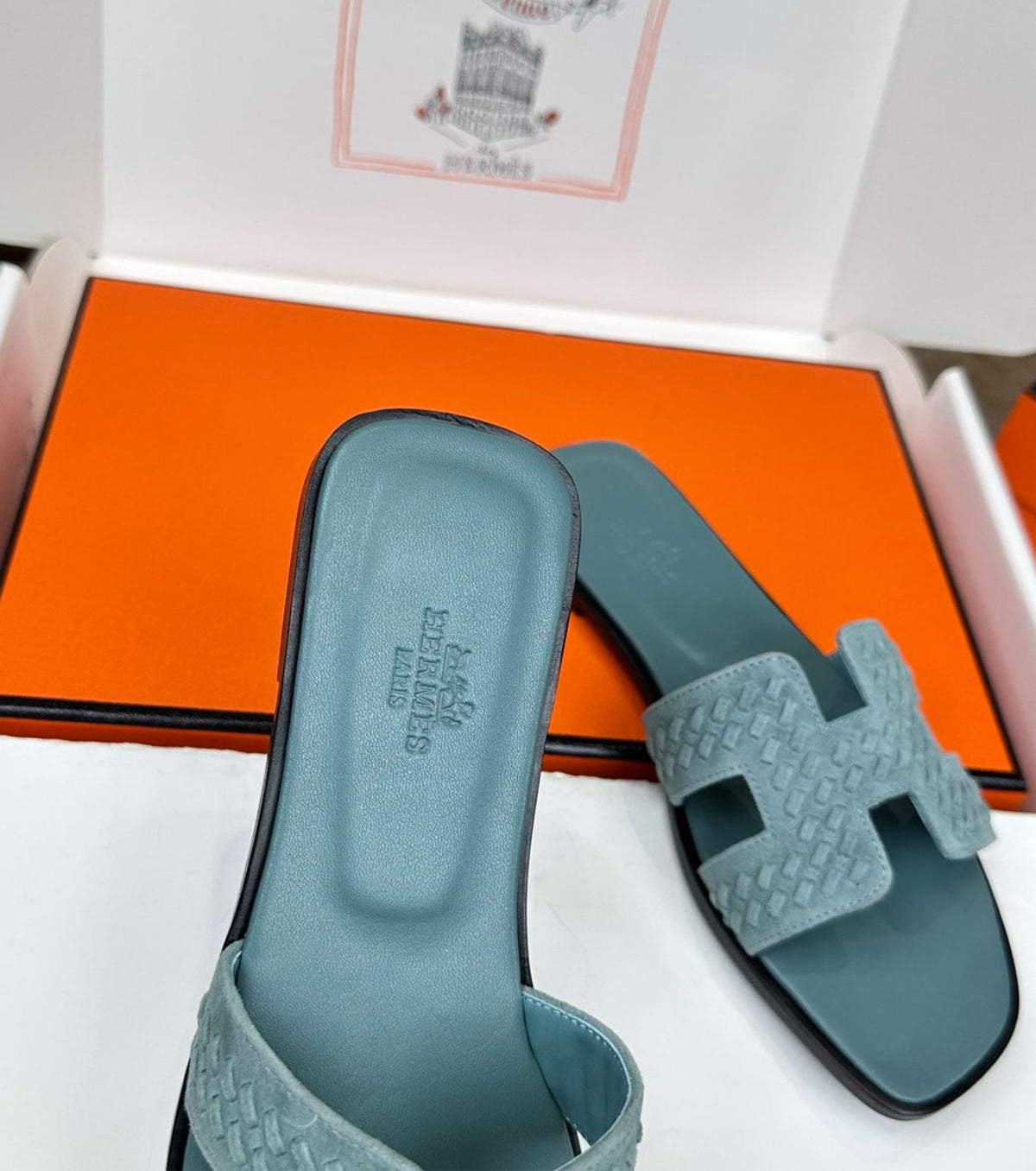 Oran sandal