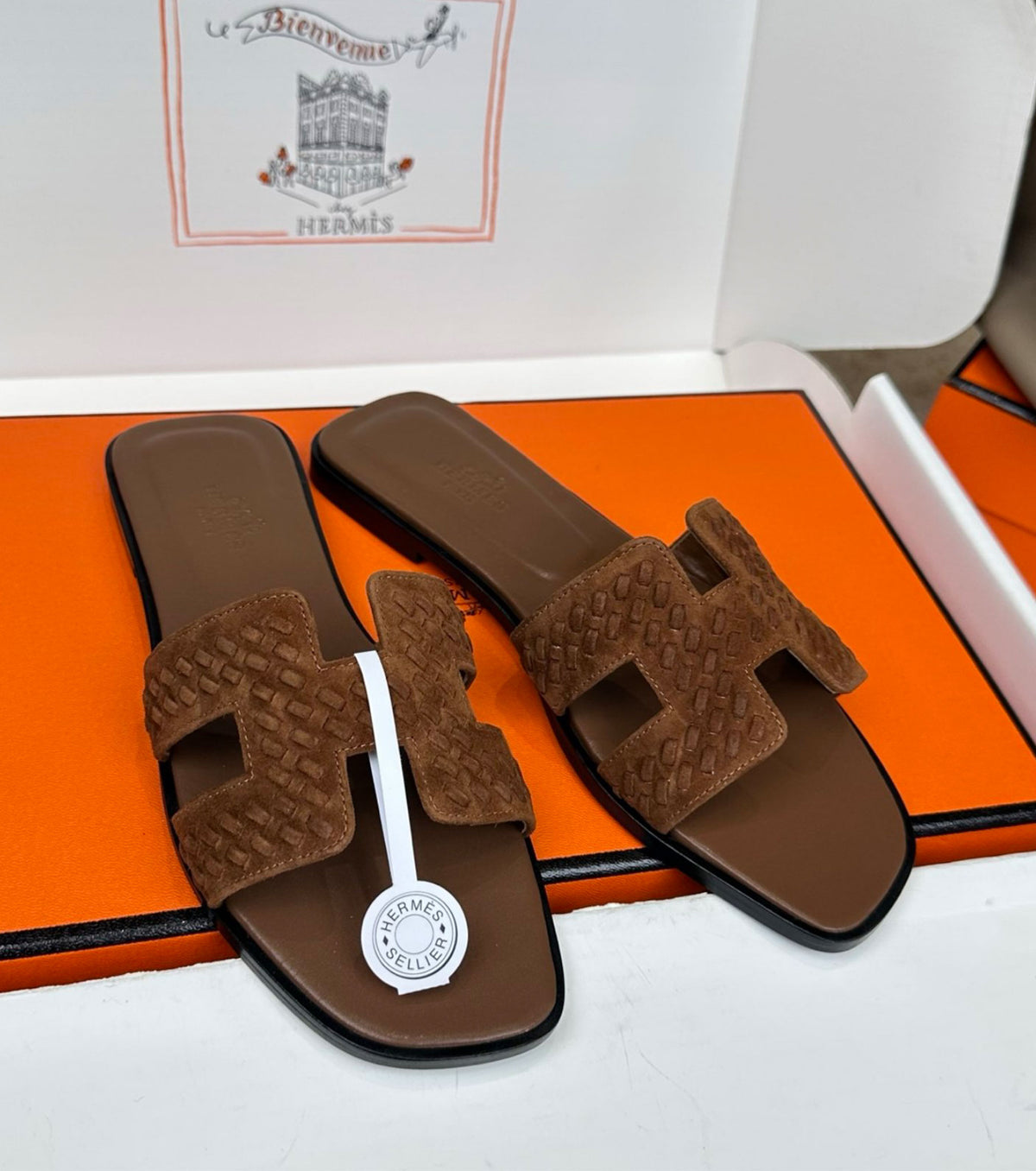 Oran sandal
