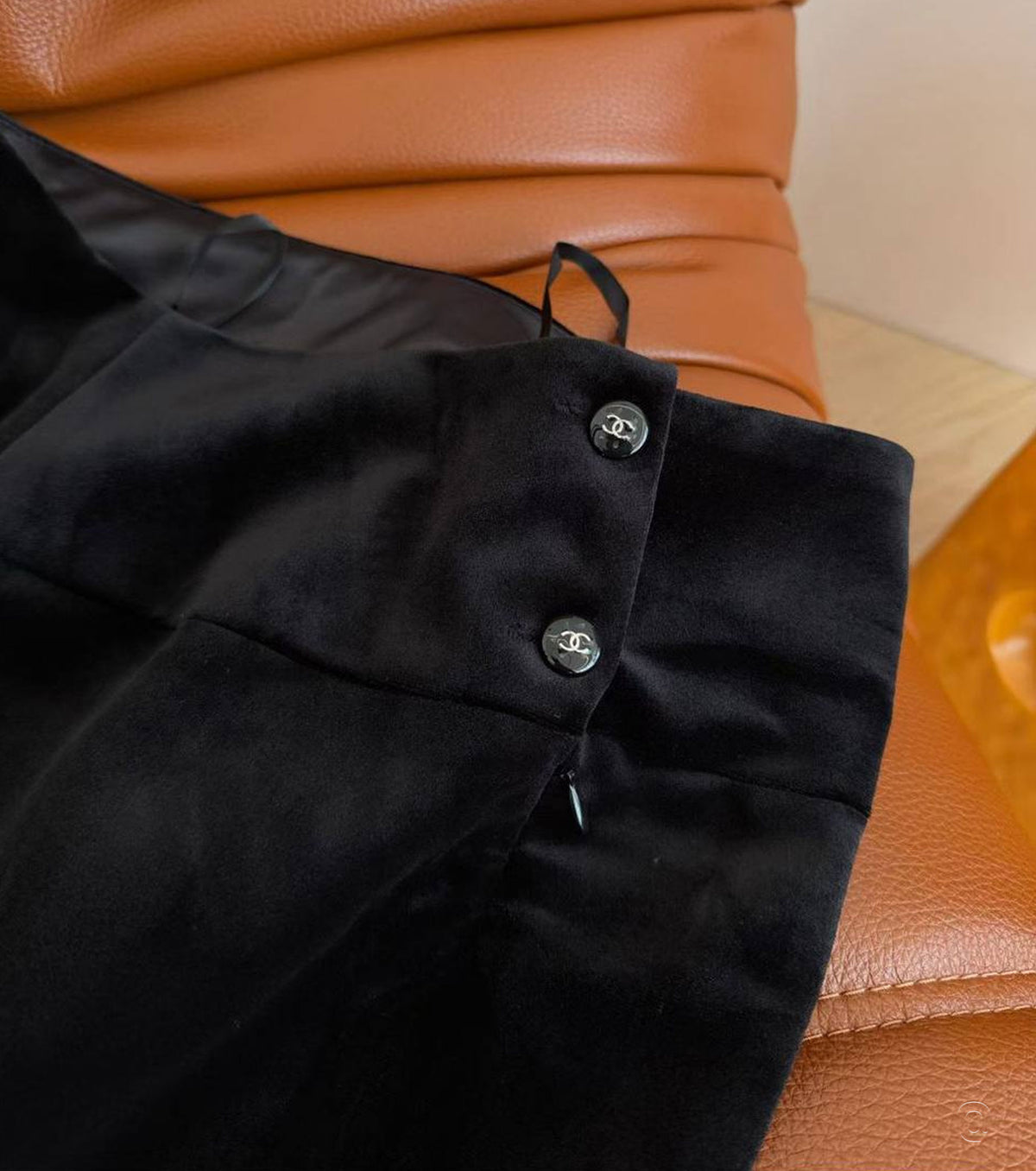 Мини пола от кадифе