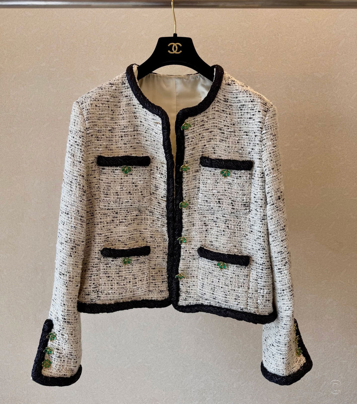 Women short blazer