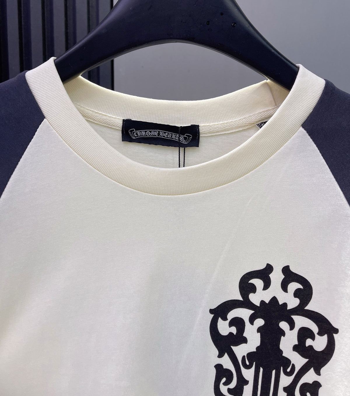 Women long-sleeved T-shirt