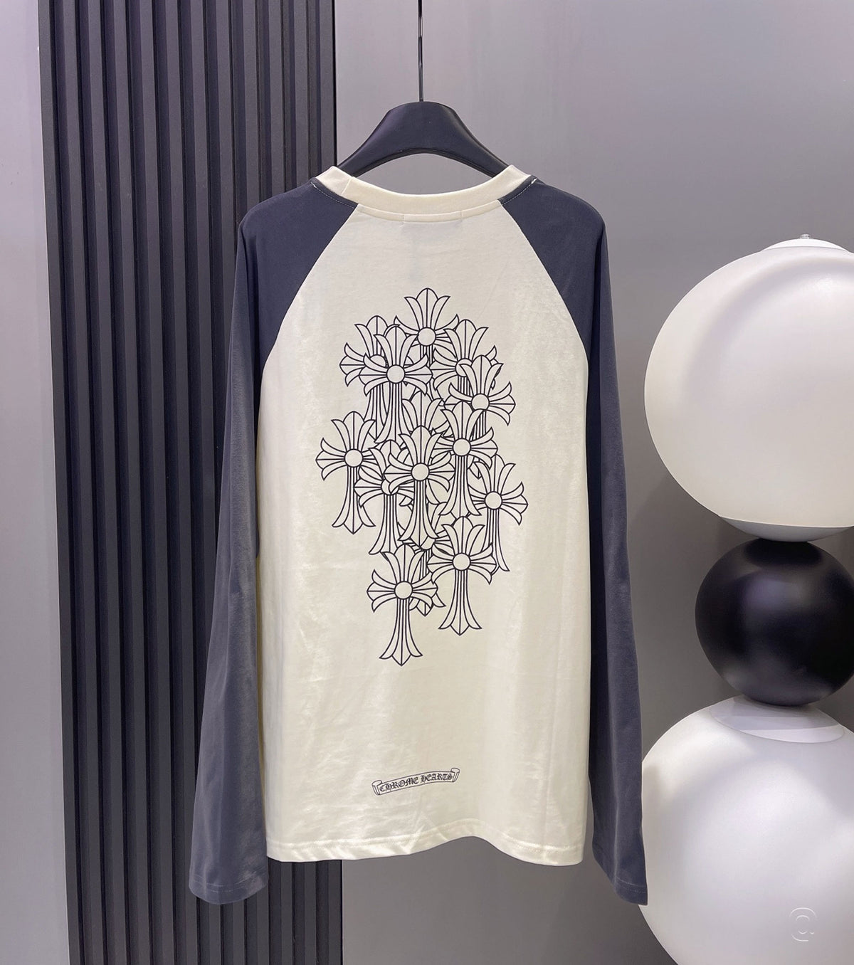 Women long-sleeved T-shirt