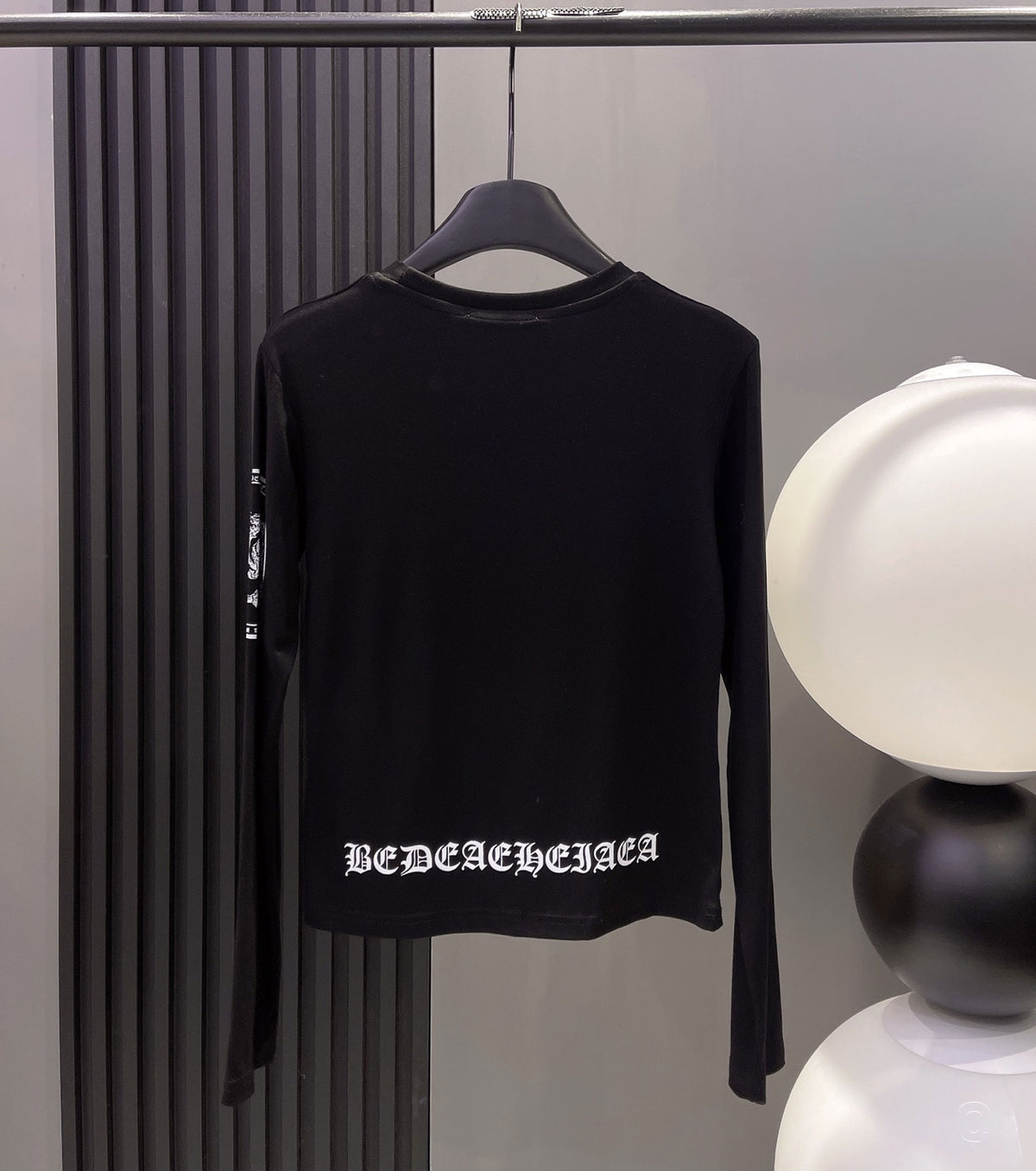 Women long-sleeved T-shirt