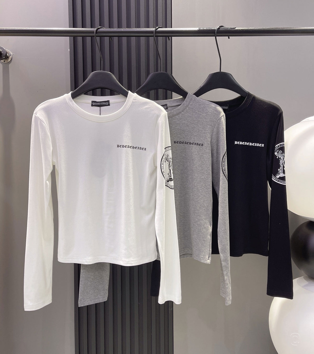 Women long-sleeved T-shirt