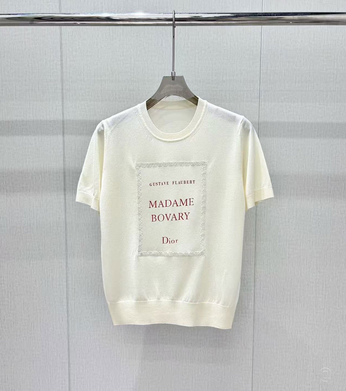 Book cover short-sleeve sweater