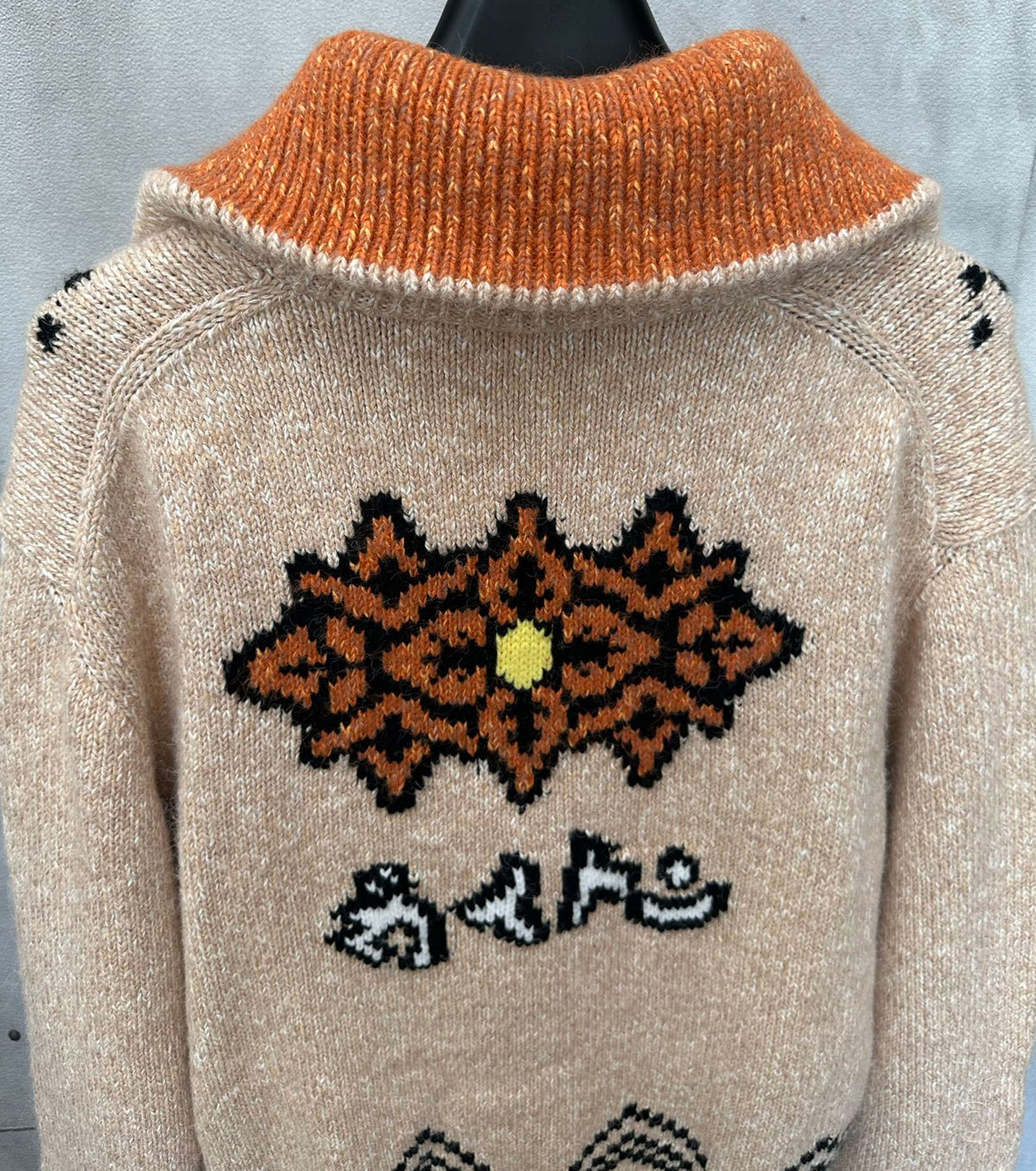 Плетена жилетка с цип