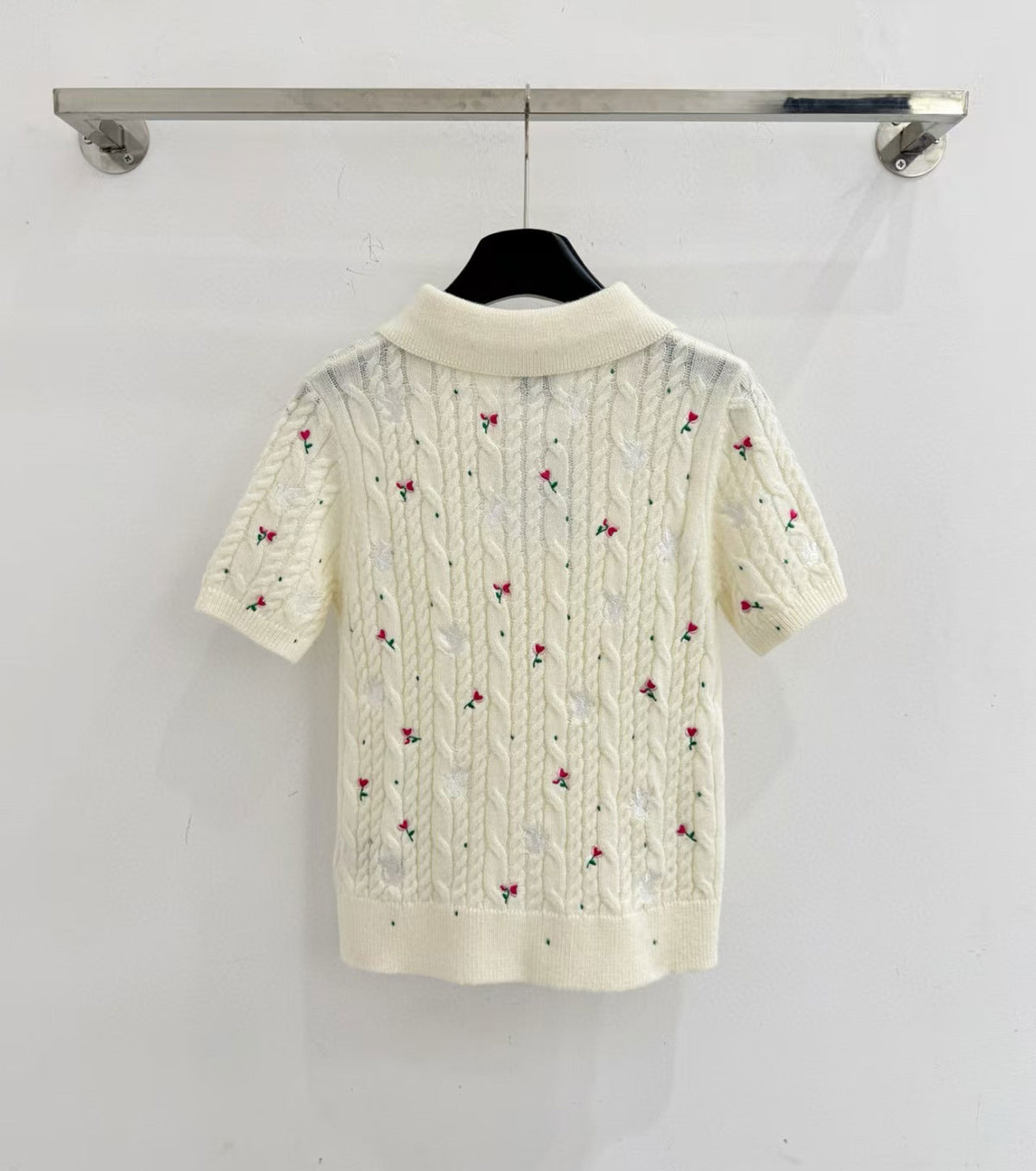 Къса жилетка Dioramour с бродерия