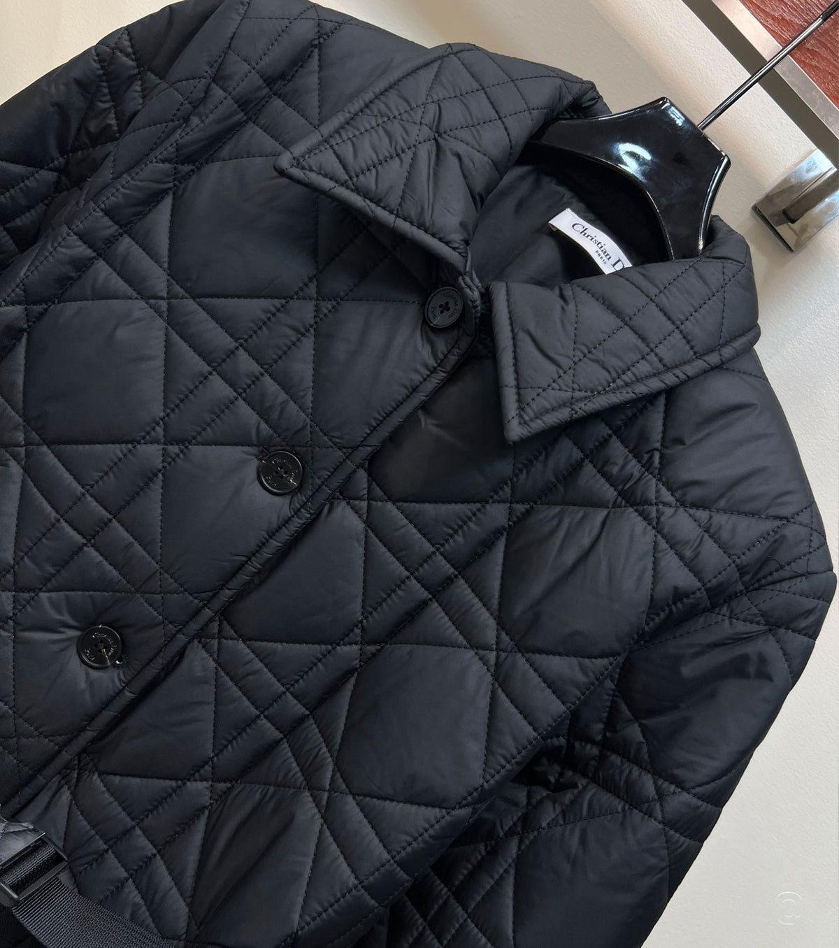 Капитонирано яке с колан