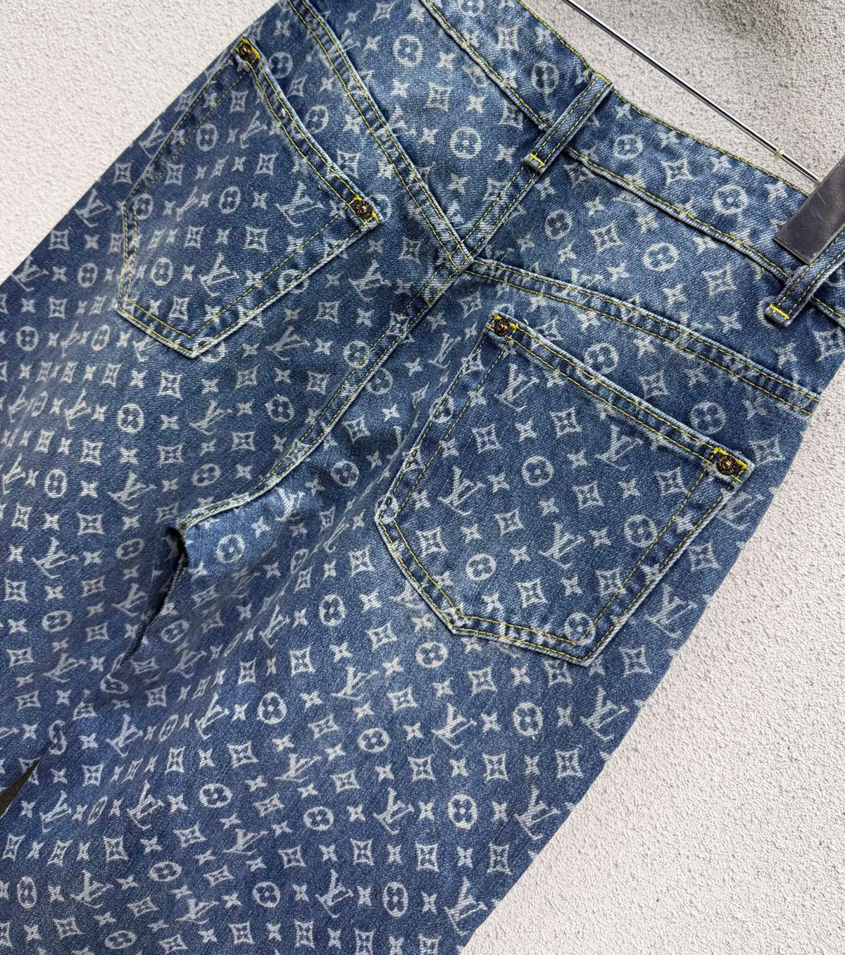 Дънки с висока талия